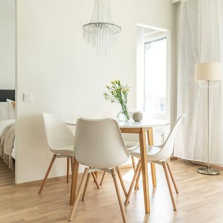 Cozy Apartment Right Next To Metro Station Espoo Exterior foto